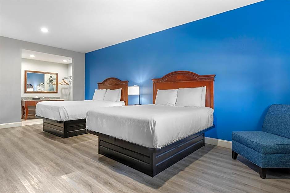 Photo 1 of 4 of 2 Queen Beds