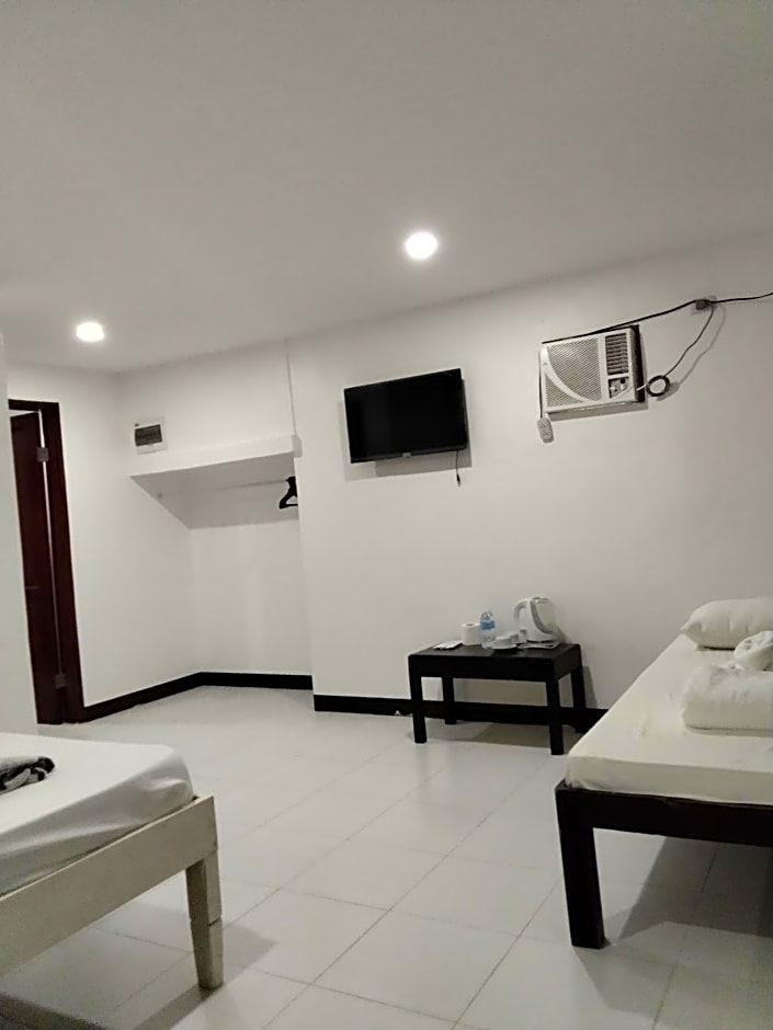 Moalboal Beach Front Hotel