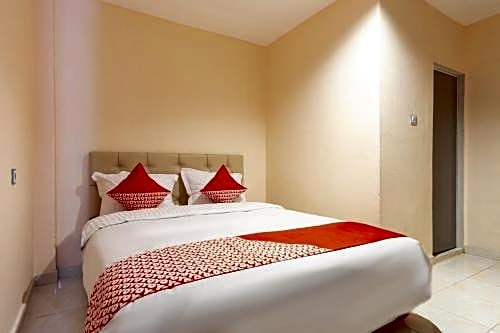 OYO 2895 Paranginan Residence