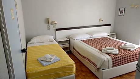 Deluxe Triple Room with Sea View