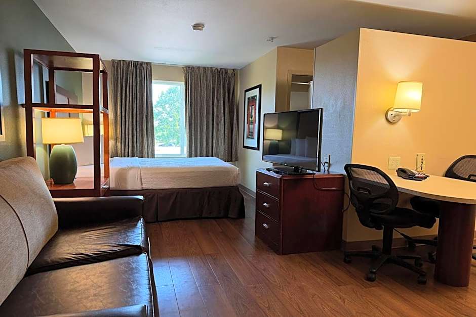 Hawthorn Extended Stay by Wyndham Irving Las Colinas