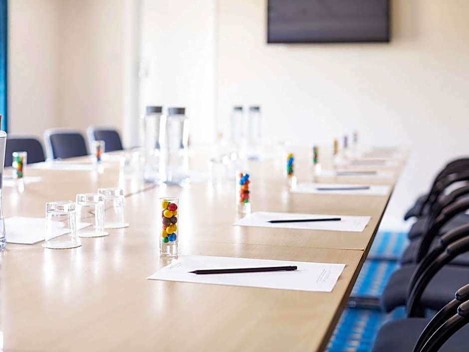 Mercure Cardiff North Hotel