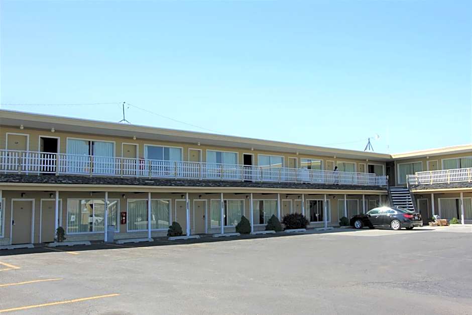 Super 8 by Wyndham Wells