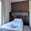 Wall Art Hotel & Residence