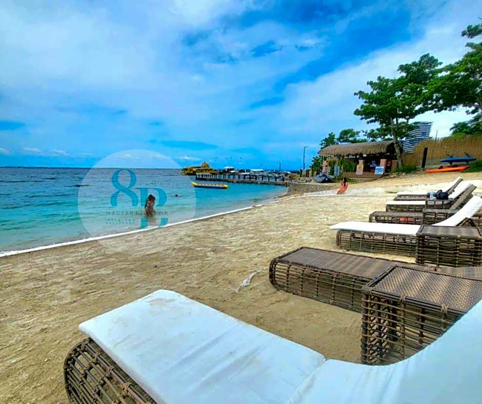 Mactan Newtown 8Newtown Boulevard Beach Condo RM6