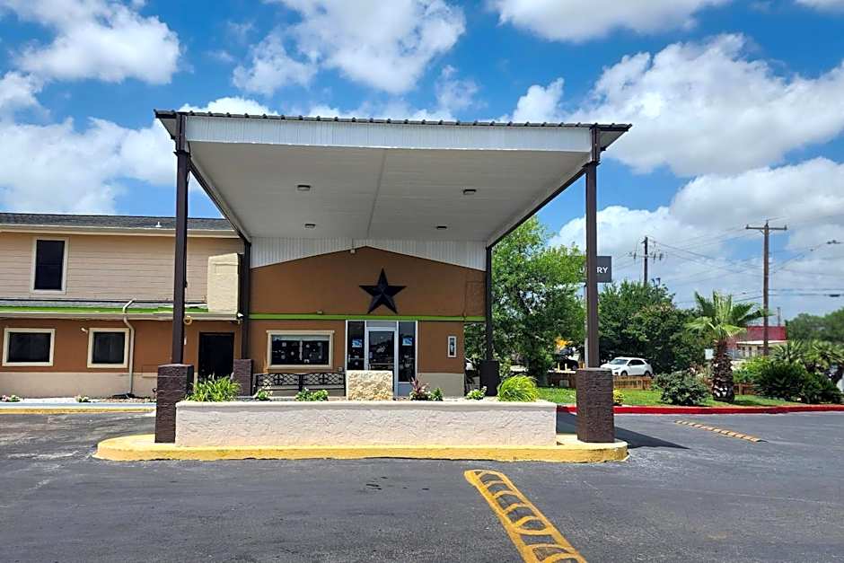 Rodeway Inn San Antonio Lackland AFB - SeaWorld
