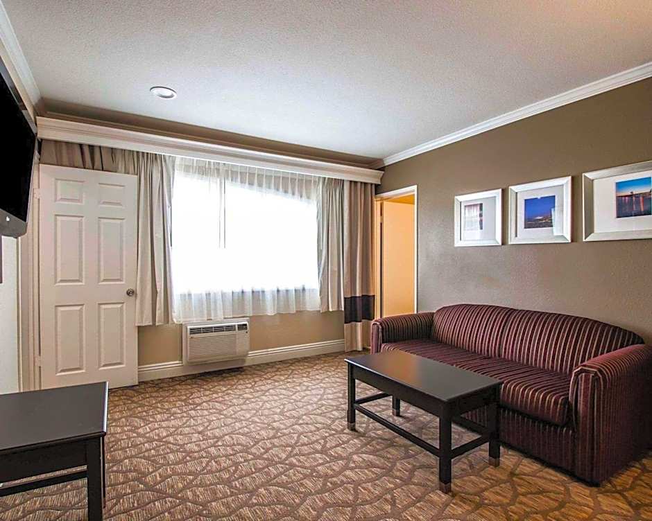 Comfort Suites San Clemente Beach