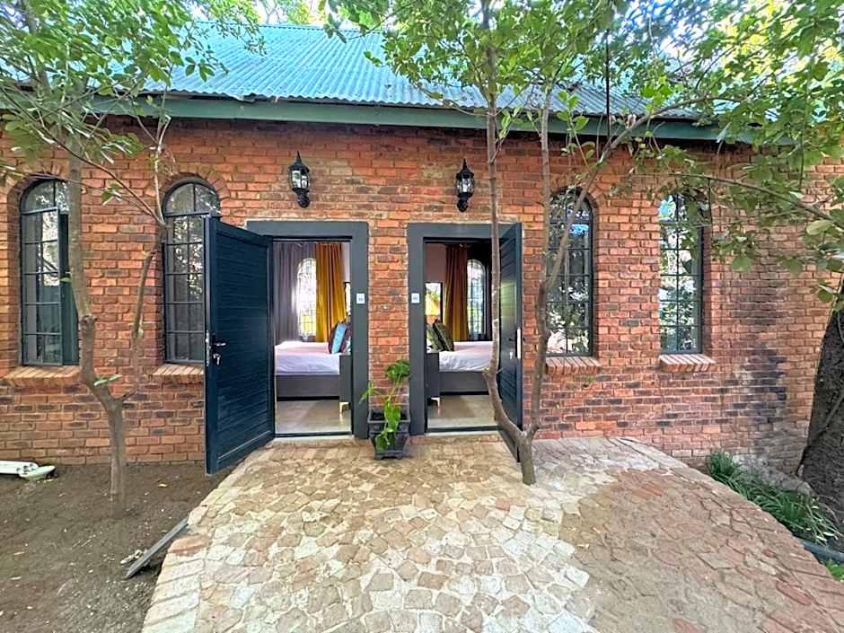 Shangri-La Country Hotel & Spa