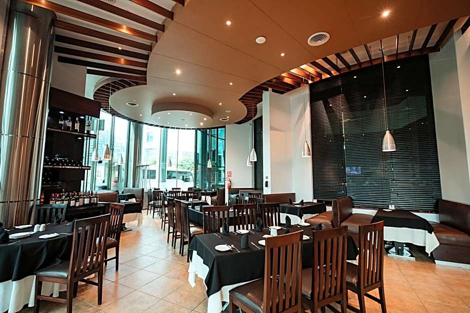 Suites Camino Real