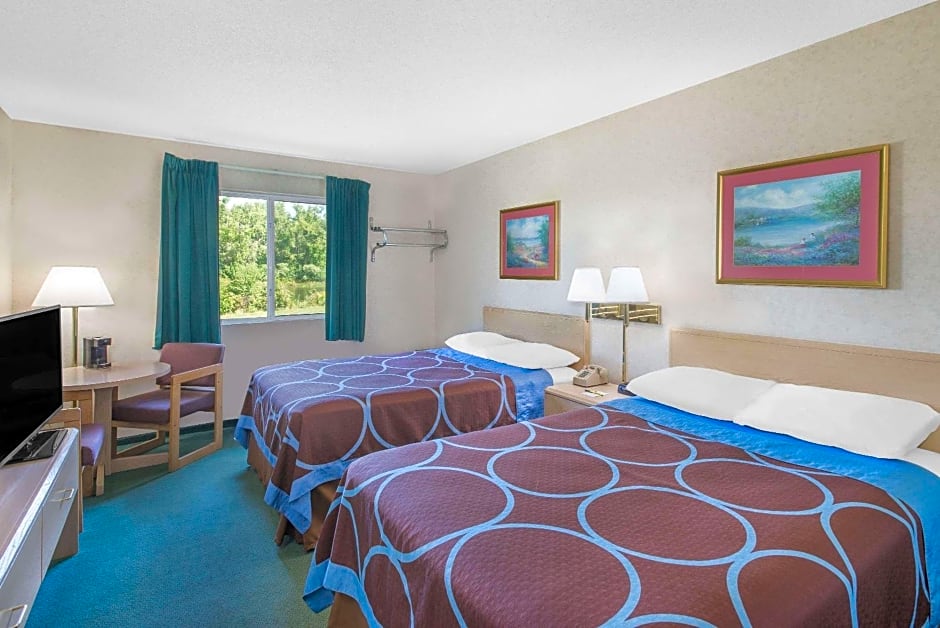 Super 8 by Wyndham Canandaigua