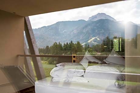 Suite with Mountain View