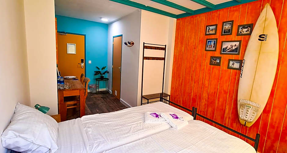 The Flying Pig Beach Hostel Age 18 to 40