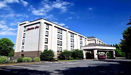 Hampton Inn By Hilton Albany Wolf Road Airport