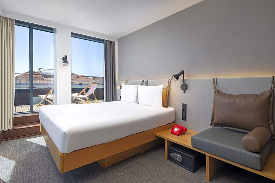 Moxy Lisbon City