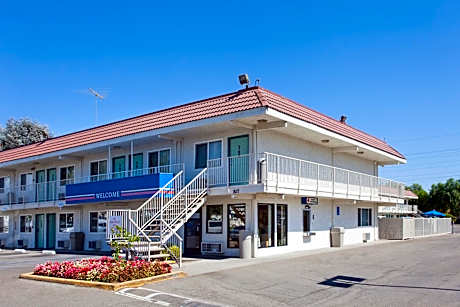 Motel 6-Stockton, CA - Charter Way West