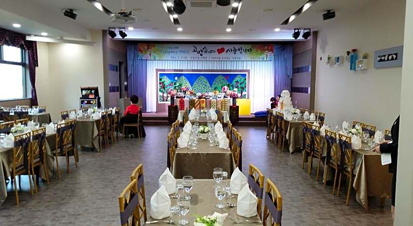 Hyunjin Tourist Hotel