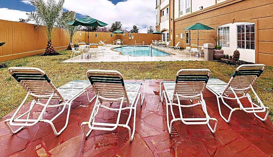 La Quinta Inn & Suites by Wyndham Houston Hobby Airport