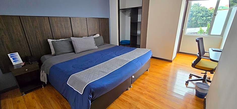 Stay Blue Hotel