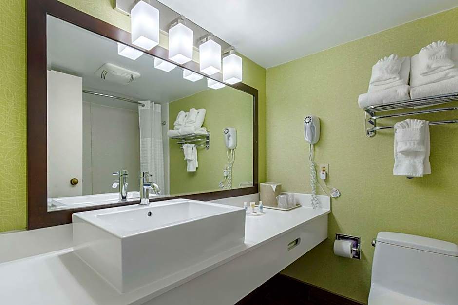 Coastal Hotel & Suites Virginia Beach - Oceanfront