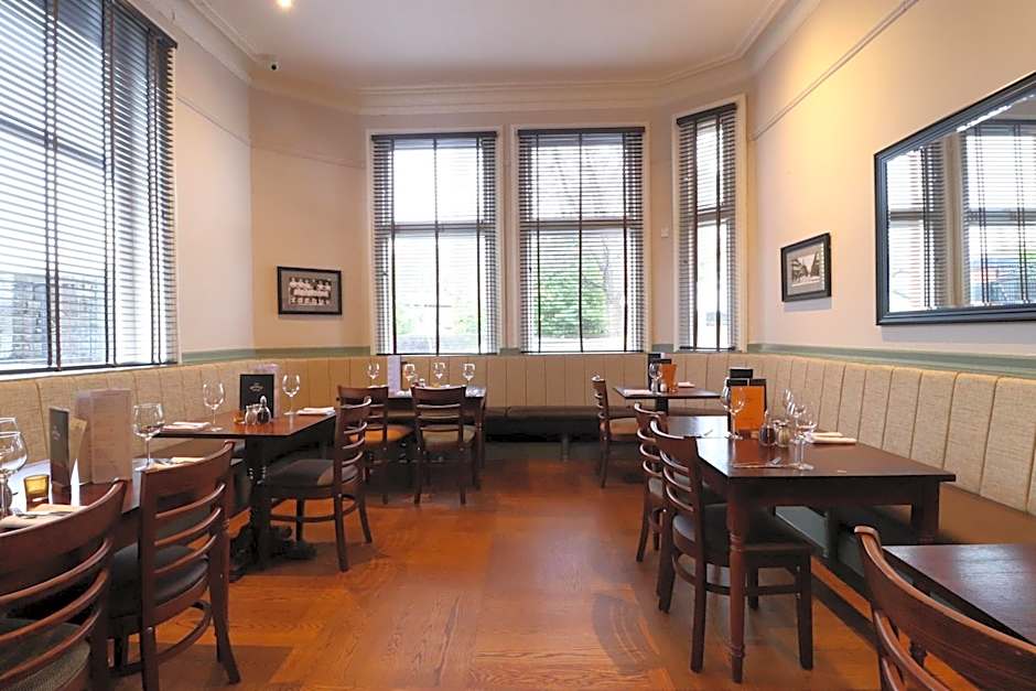 The Bridge Inn Hotel