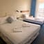 Holiday Lodge Motor Inn