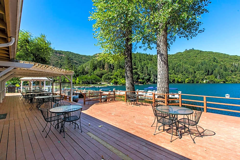 The Lodge at Blue Lakes