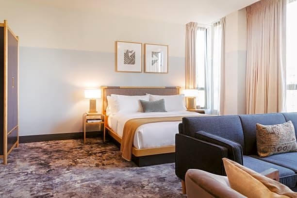 Clayton Hotel