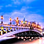 Le VIP Paris - Yacht Hotel