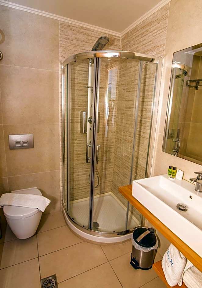 Grand TheoNi Boutique Hotel & Spa