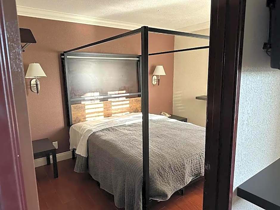 Cabana Inn & Suites