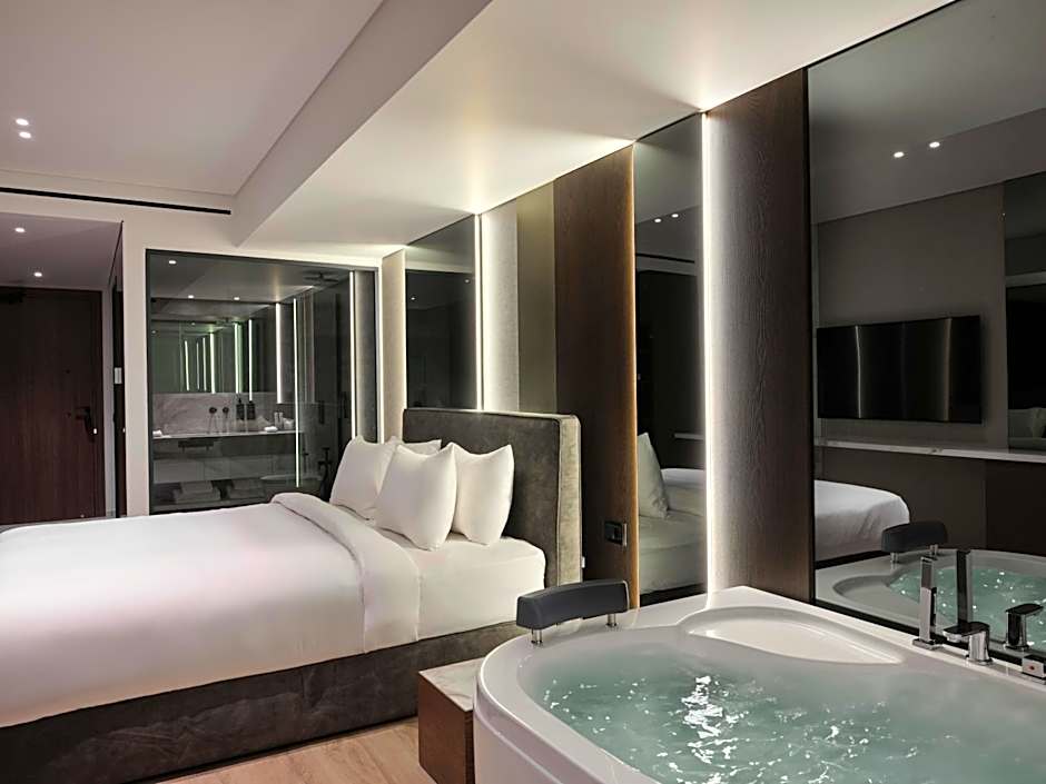 Nur Edge Aparthotel - Acropolis Skyline