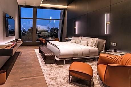 Studio with Garden View