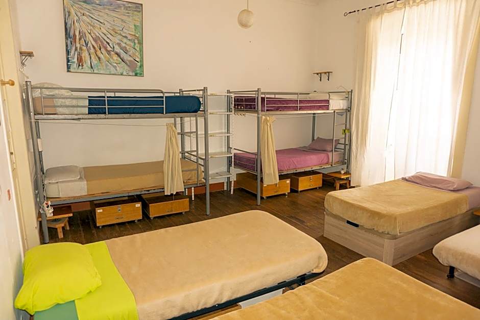 Hostel Albergue La Casa Encantada