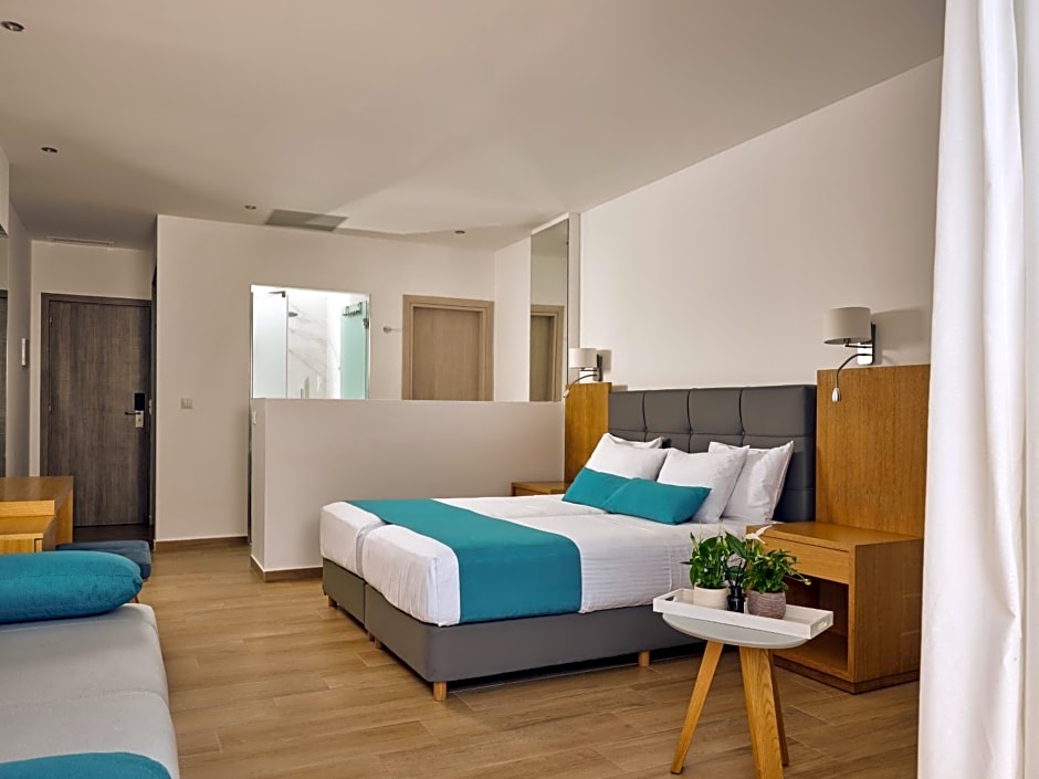 Cavo Orient Beach Hotel & Suites