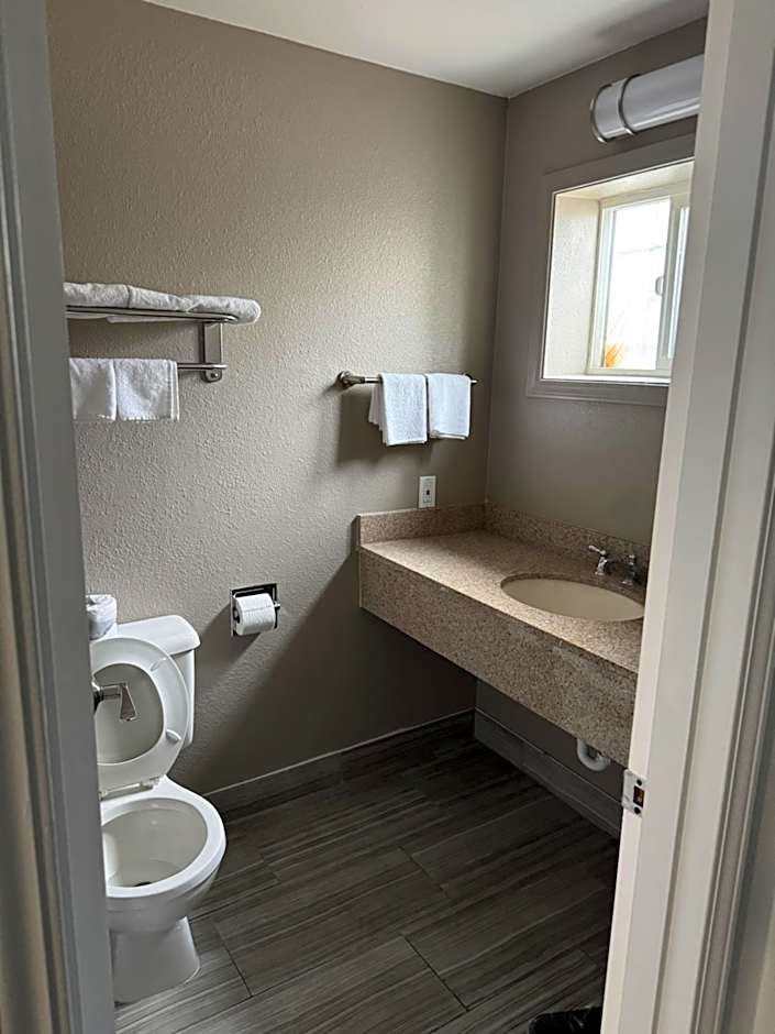 Studio 6 Suites Vancouver WA Waterfront