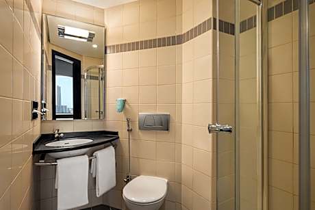 Standard Room with 1 double bed equipped with the new bedding