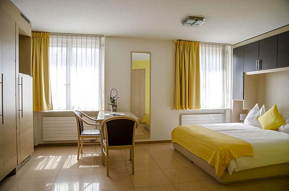 Photo 1 of 7 of Double Room