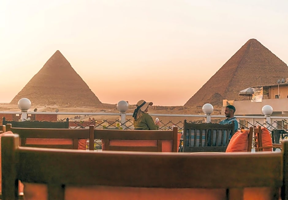 Jimmy Pyramids Hotel