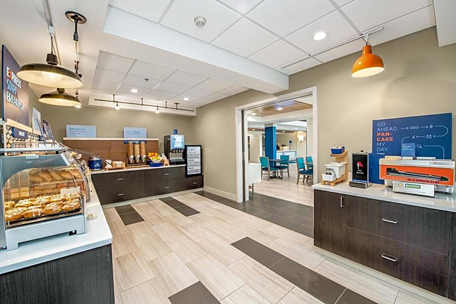 Holiday Inn Express - Delafield By IHG