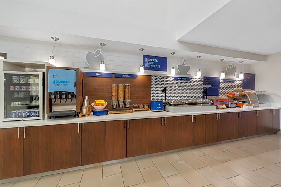 Holiday Inn Express Tomball By IHG