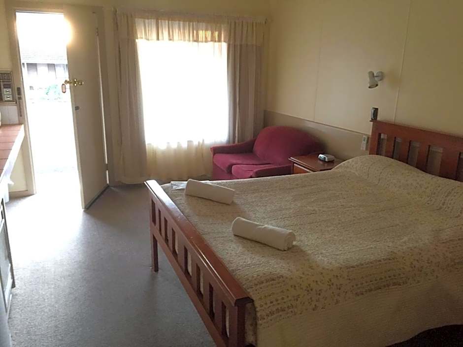 Woodmans Hill Motel