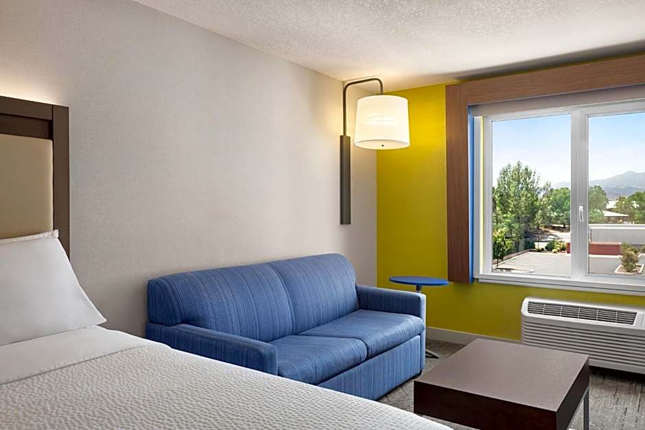 Holiday Inn Express and Suites Redding By IHG