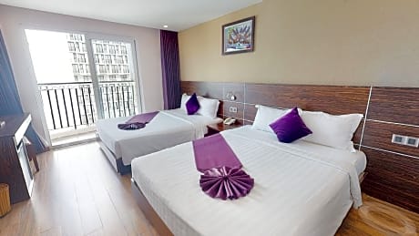 Family Sea View Room with Balcony