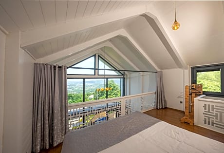 Quadruple Room with Mountain View