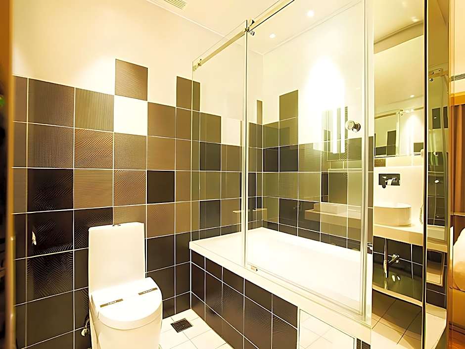 Royal Group Hotel Buo Ai Branch