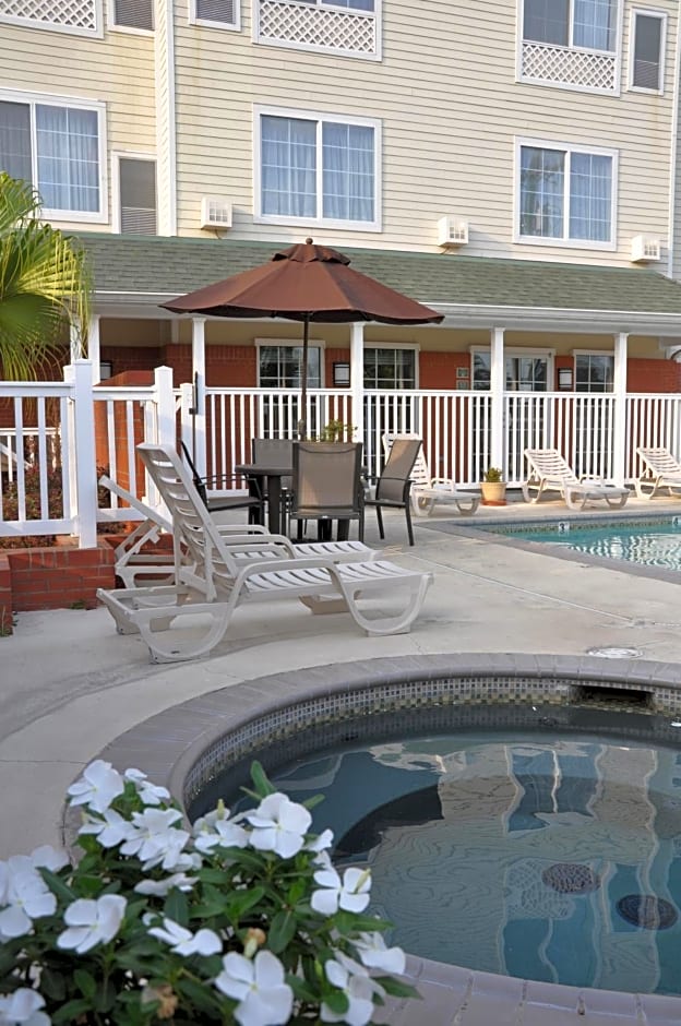 Country Inn & Suites by Radisson, Covington, LA