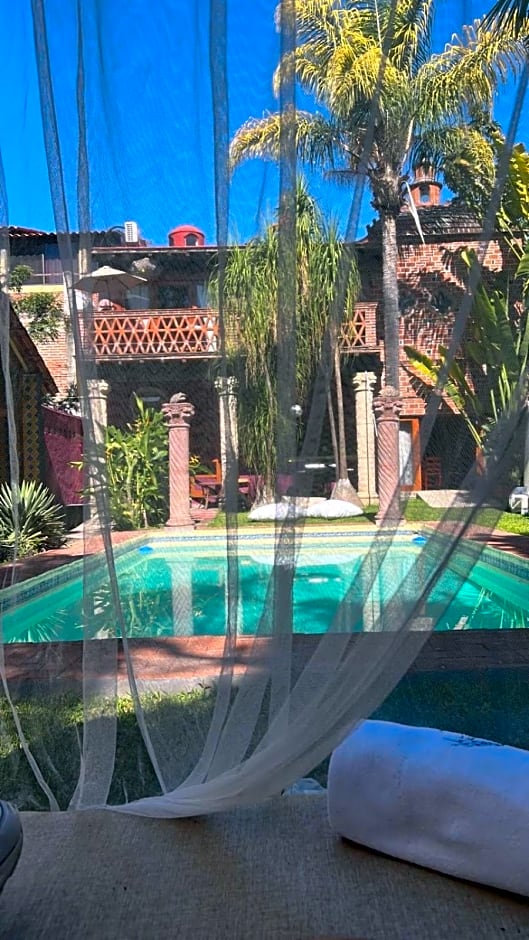 ETNICO LOCAL HOUSE