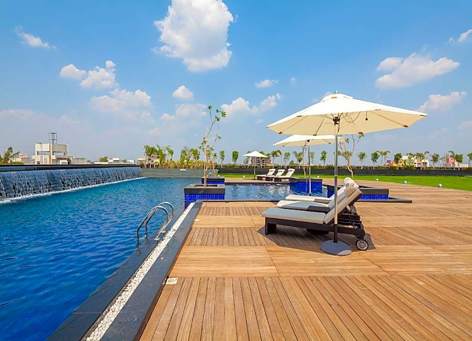 Balaji Sarovar Premiere