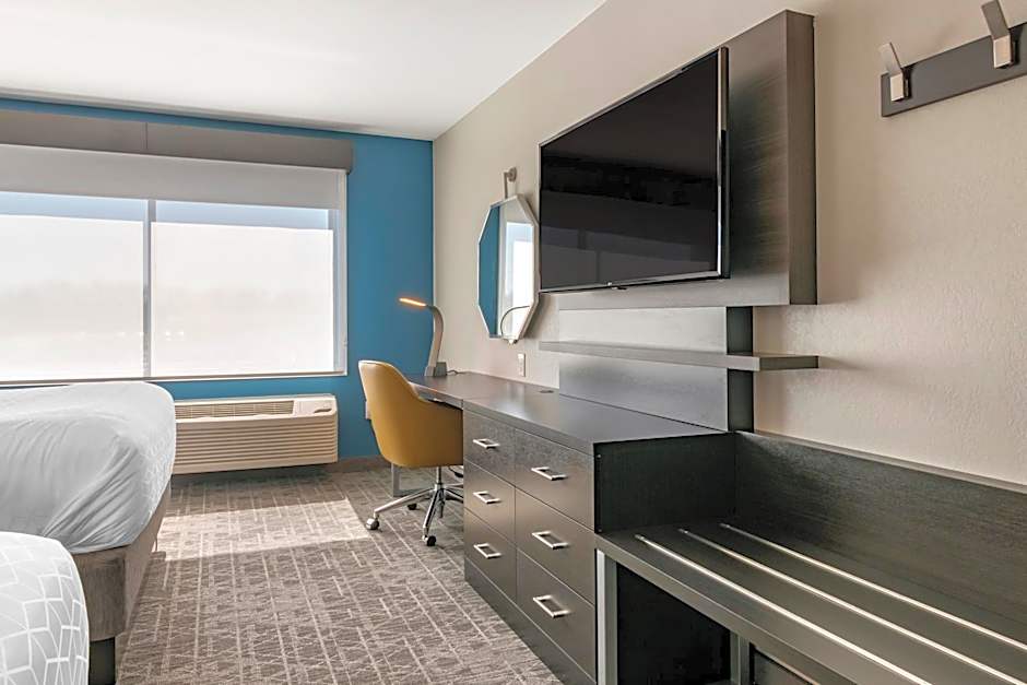 Holiday Inn Express and Suites Carlisle Southwest I-81 By IHG