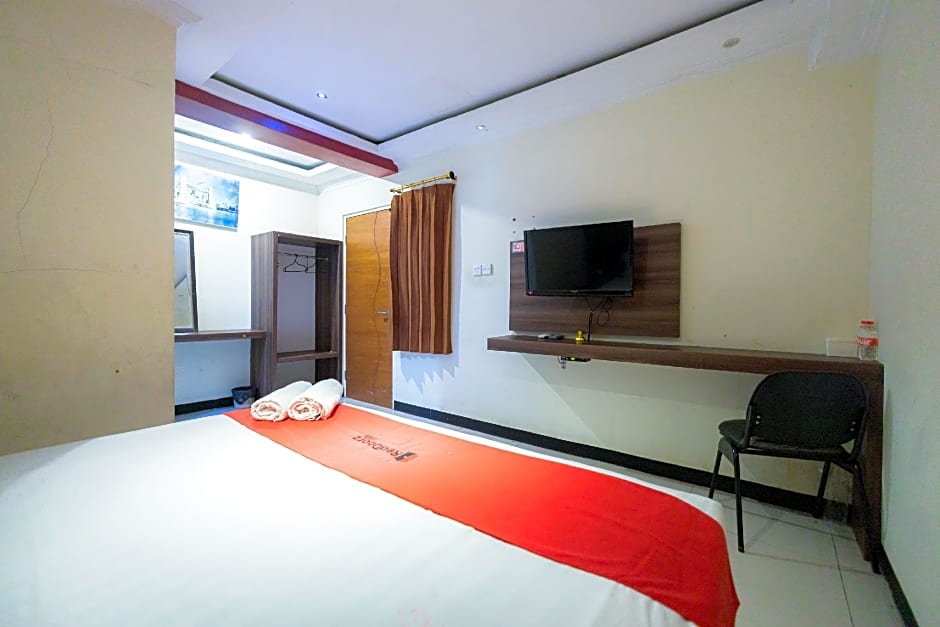 RedDoorz @ Kutisari Surabaya